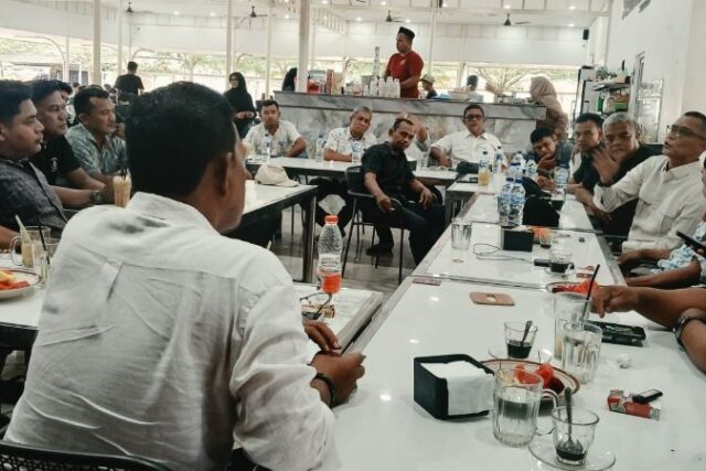 TA Khalid Tampung Keluhan Petani Bireuen