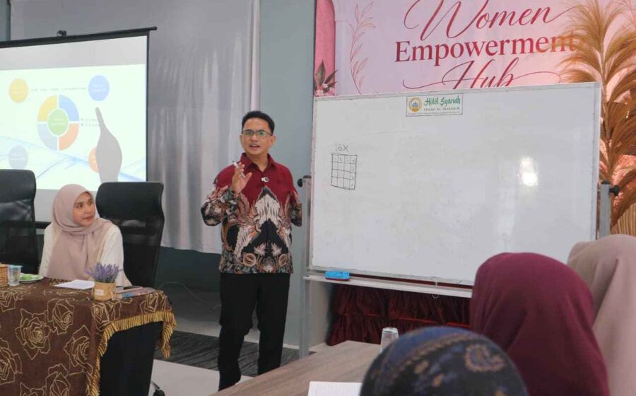 38 Perempuan Muda Banda Aceh Ikuti Program Penguatan Kepemimpinan Women Empowerment Hub Komparatif.ID, Banda Aceh– Sebanyak 38 perempuan muda di Banda Aceh mengikuti Women Empowerment Hub Batch 1, program pengembangan kapasitas yang digelar Ammar Academy untuk meningkatkan kemampuan kepemimpinan, komunikasi, kepercayaan diri, karakter, dan nilai spiritual. Program tersebut berlangsung selama empat pekan, mulai 27 September hingga 18 Oktober 2026. Ketua Panitia Women Empowerment Hub Batch 1, Jihan Latifah, S.E., mengatakan program tersebut dirancang sebagai ruang bagi perempuan muda untuk mengembangkan kemampuan sekaligus mengenali potensi diri.