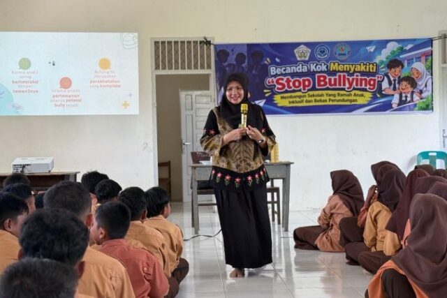 Psikolog Rini Julistia Edukasi Siswa Anti-Bullying di SMP Negeri 9 Lhokseumawe