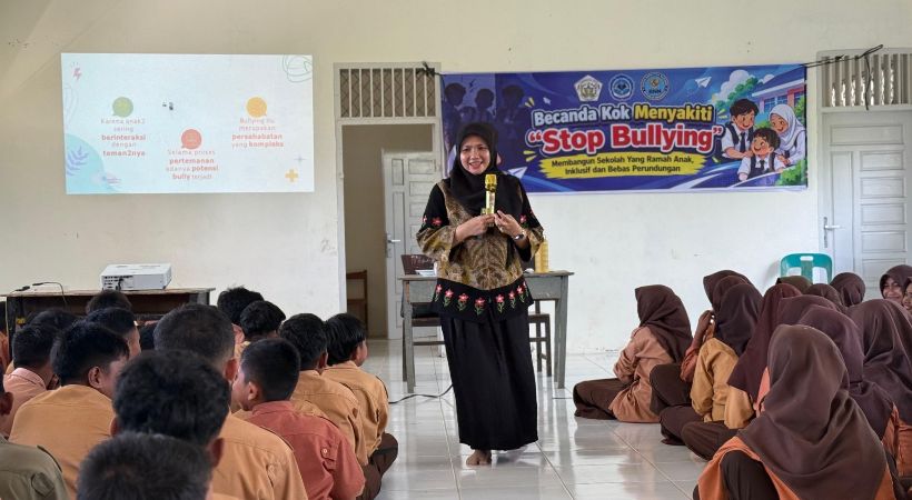 Psikolog Rini Julistia Edukasi Siswa Anti-Bullying di SMP Negeri 9 Lhokseumawe