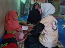 KIA Bireuen Salurkan Bantuan untuk 2 Janda di Peudada