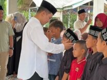 Kepala BPMA Serahkan Bantuan Pembangunan Balai Pengajian di Madat