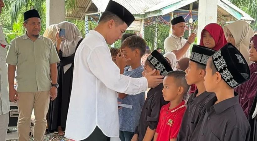 Kepala BPMA Serahkan Bantuan Pembangunan Balai Pengajian di Madat