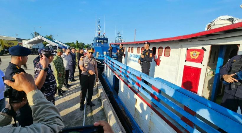 Bea Cukai Amankan Kapal Bermuatan 10 Juta Batang Rokok Ilegal di Perairan Aceh Utara
